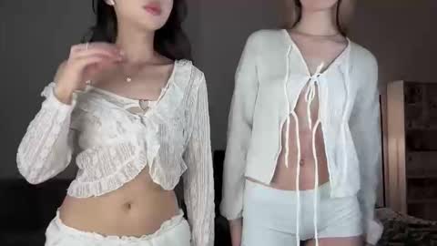 yourlittlesunrise_ online show from February 28, 5:52 am