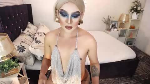 Snapshot of yourlivingonurdream chatting on November 7, 5:57 pm -- online show from November 7, 5:57 pm