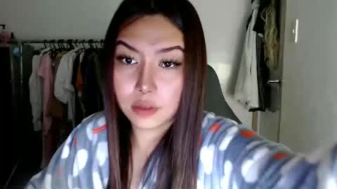 tifanny online show from February 25, 6:03 am