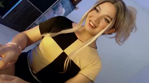 Snapshot of yourlovingpearl chatting on September 12, 12:00 am PEARL online show from September 12, 12:00 am