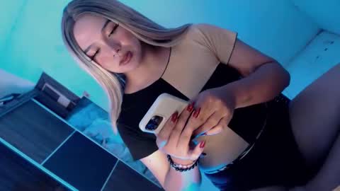 Snapshot of yourlovingpearl chatting on September 23, 6:33 pm PEARL online show from September 23, 6:33 pm