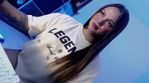 Snapshot of yourlovingpearl chatting on November 8, 10:19 pm PEARL online show from November 8, 10:19 pm