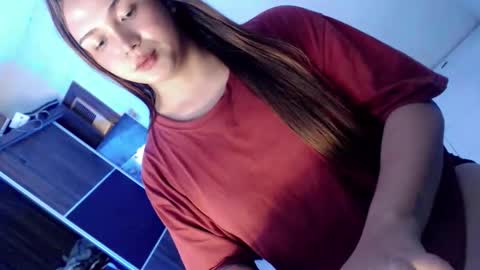 Snapshot of yourlovingpearl chatting on November 19, 12:32 am PEARL online show from November 19, 12:32 am