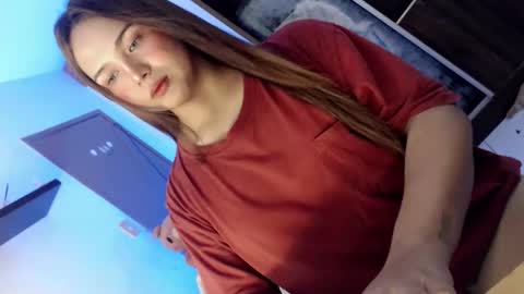 Snapshot of yourlovingpearl chatting on December 2, 4:29 am PEARL online show from December 2, 4:29 am