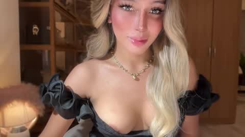 Pearl online show from February 24, 11:30 am