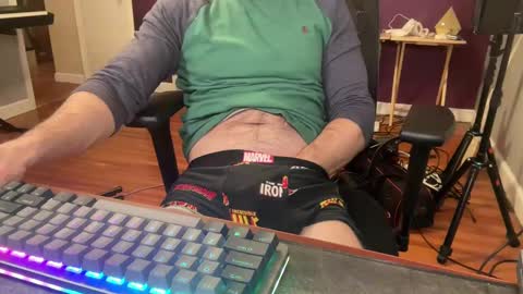 yourloyalpuppy online show from December 31, 7:10 am