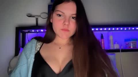 yourmila1 online show from March 6, 9:00 pm