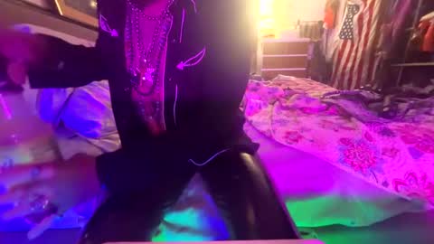 Edging4U online show from October 19, 8:15 am