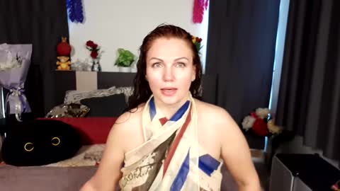 Snapshot of yourmysterycharm chatting on December 3, 2:41 am yourmysterycharm online show from December 3, 2:41 am