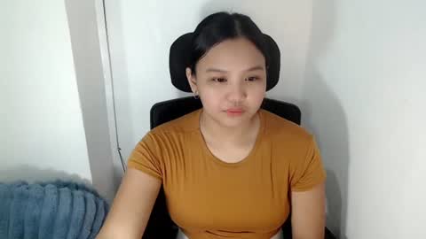 Snapshot of yournaughty_leigh chatting on June 28, 2:06 am yournaughty_leigh online show from June 28, 2:06 am