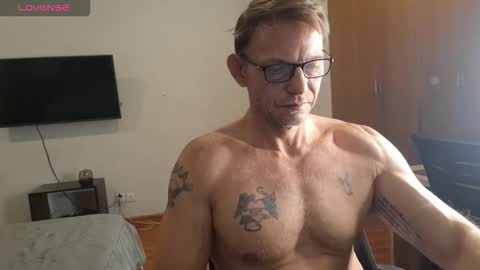 Snapshot of yournaughtyneighbors25 chatting on December 15, 6:23 pm Ellie and Wesley online show from December 15, 6:23 pm