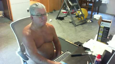 Snapshot of yourpoppi55 chatting on June 27, 12:33 pm yourpoppi55 online show from June 27, 12:33 pm