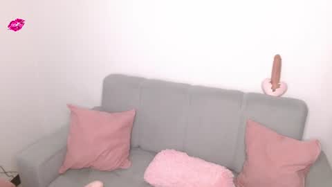 yourprivateslut online show from June 18, 7:08 am