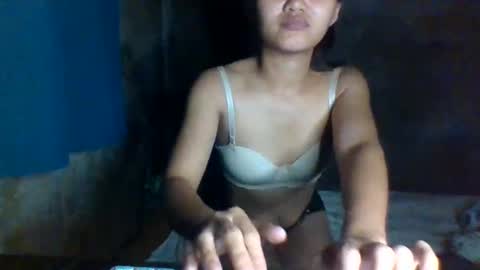Snapshot of yourqueen1101 chatting on April 10, 2:44 pm yourqueen1101 online show from April 10, 2:44 pm