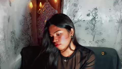 yourqueen_19 online show from May 8, 11:15 am