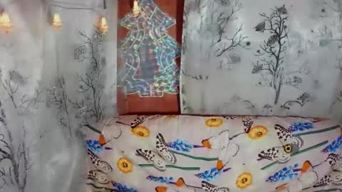 yourqueen_19 online show from May 11, 8:06 pm
