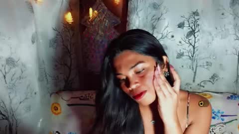 yourqueen_19 online show from May 19, 6:14 pm