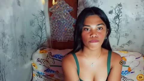 yourqueen_19 online show from May 22, 8:53 am