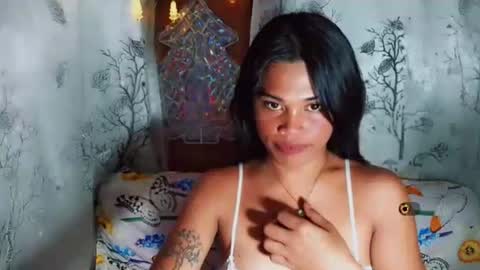 yourqueen_19 online show from May 23, 3:38 pm