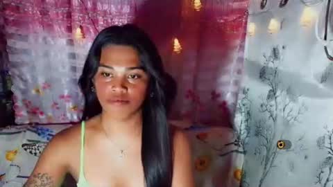 yourqueen_19 online show from May 24, 6:24 pm