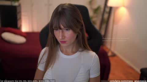 Snapshot of yours_anastasia chatting on November 9, 6:17 pm Anastasia online show from November 9, 6:17 pm