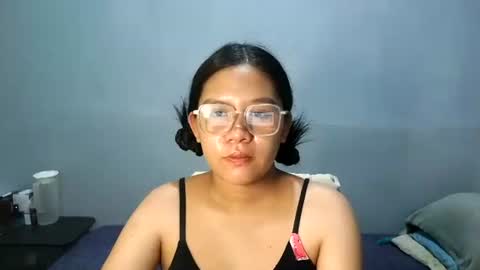 yoursexy_reb online show from February 19, 4:52 am