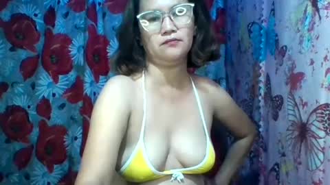 Snapshot of yourshygirl82 chatting on July 3, 11:49 am im MAY online show from July 3, 11:49 am