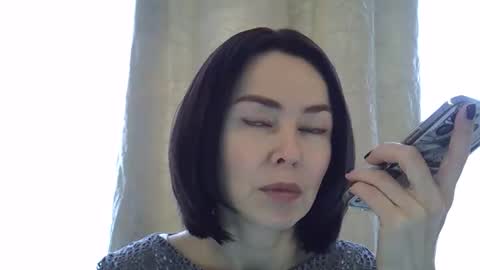 yoursofia_ online show from November 19, 10:59 am