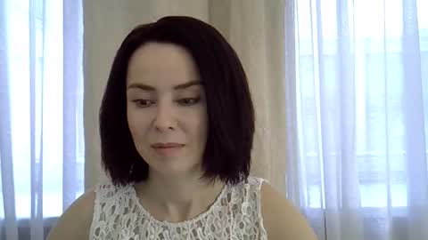 yoursofia_ online show from November 26, 11:33 am