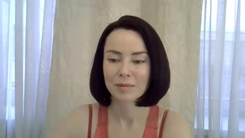 yoursofia_ online show from November 28, 11:24 am