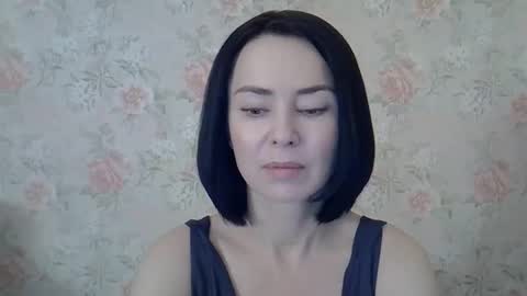 yoursofia_ online show from December 4, 10:13 am