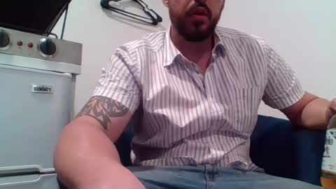Snapshot of yourstrulyduh chatting on July 3, 7:37 am Dan online show from July 3, 7:37 am