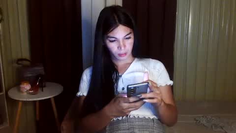 Snapshot of yoursubmissive_larah chatting on June 19, 2:32 pm yoursubmissive_larah online show from June 19, 2:32 pm