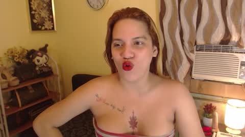 Snapshot of yoursweetangelxxx chatting on October 11, 4:38 pm YourDreamgirl online show from October 11, 4:38 pm