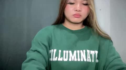 Snapshot of yoursweetgirl_zia chatting on March 13, 5:30 pm yoursweetgirl_zia online show from March 13, 5:30 pm