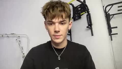 Snapshot of yoursweetyguy chatting on November 6, 3:35 pm yoursweetyguy online show from November 6, 3:35 pm