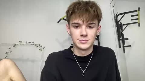 Snapshot of yoursweetyguy chatting on November 25, 4:40 pm yoursweetyguy online show from November 25, 4:40 pm