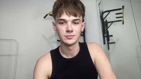 Snapshot of yoursweetyguy chatting on December 5, 6:48 pm yoursweetyguy online show from December 5, 6:48 pm