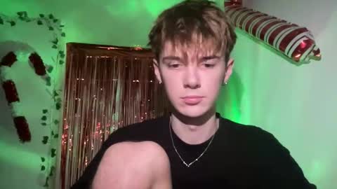 yoursweetyguy online show from January 9, 2:31 pm