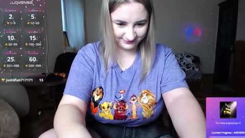 Snapshot of yourswetiegirl chatting on November 7, 9:31 am Sofia online show from November 7, 9:31 am