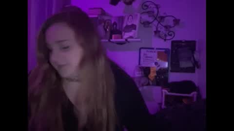 Snapshot of yourthickgingergoddess chatting on December 12, 3:32 am yourthickgingergoddess online show from December 12, 3:32 am