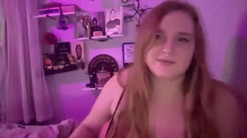 Snapshot of yourthickgingergoddess chatting on December 18, 1:37 am yourthickgingergoddess online show from December 18, 1:37 am