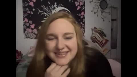 Snapshot of yourthickgingergoddess chatting on December 28, 2:54 am yourthickgingergoddess online show from December 28, 2:54 am
