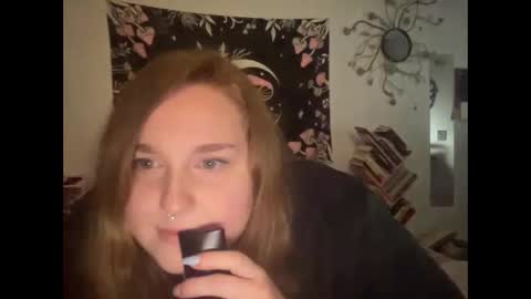 Snapshot of yourthickgingergoddess chatting on January 24, 2:39 am yourthickgingergoddess online show from January 24, 2:39 am