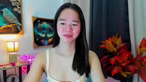 yourtinybunny online show from January 8, 4:04 am