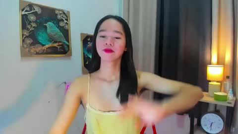 yourtinybunny online show from May 19, 10:10 am