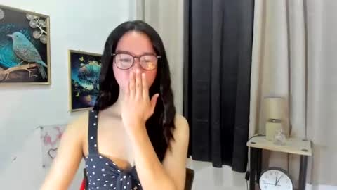 yourtinybunny online show from July 3, 9:16 am