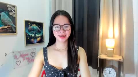 yourtinybunny online show from July 30, 11:31 am