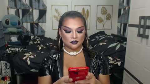 Snapshot of yourtrannyqueenxxx chatting on September 14, 2:00 am Anastacia Grey online show from September 14, 2:00 am