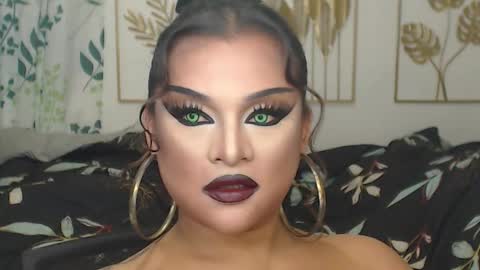 Snapshot of yourtrannyqueenxxx chatting on October 2, 12:50 am Anastacia Grey online show from October 2, 12:50 am